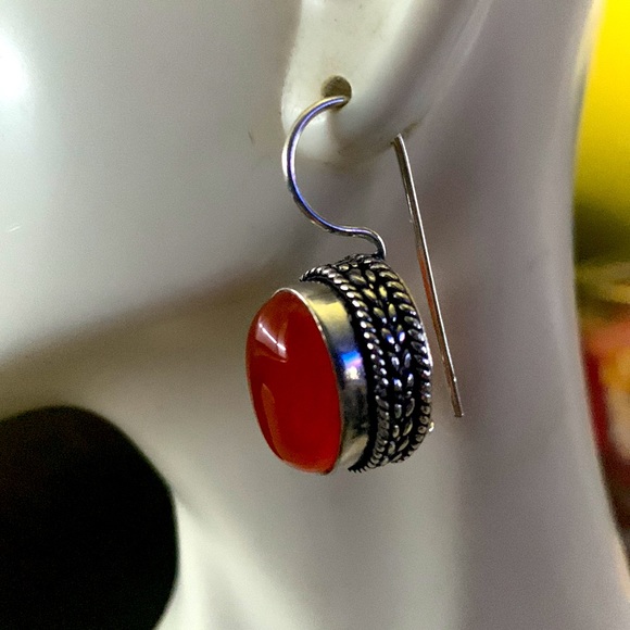 Beautiful carnelian dangle artwork earrings - Picture 4 of 9